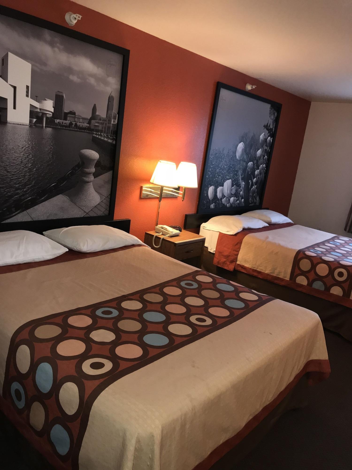 Super 8 By Wyndham Richfield Cleveland Hotel Bagian luar foto