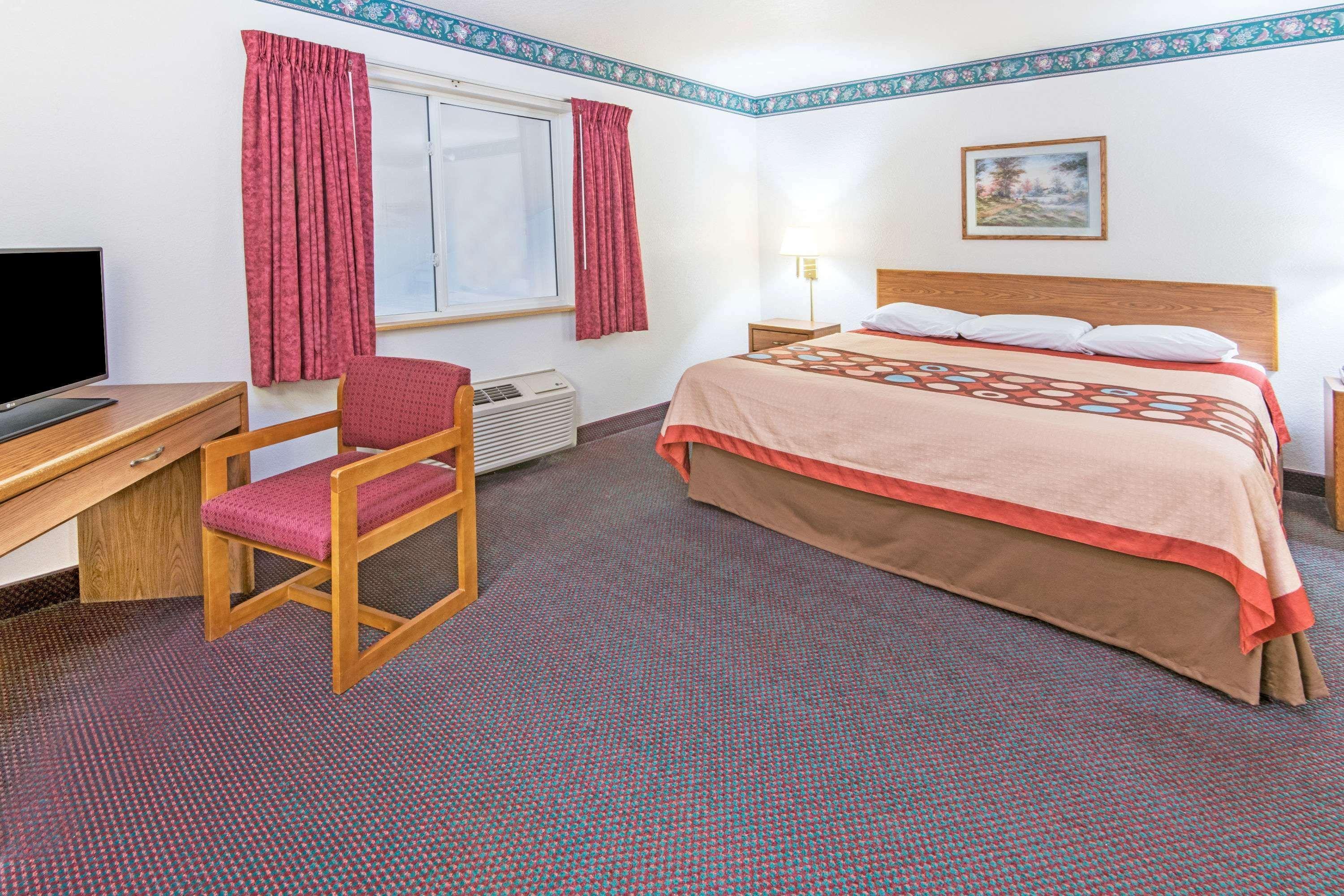 Super 8 By Wyndham Richfield Cleveland Hotel Bagian luar foto