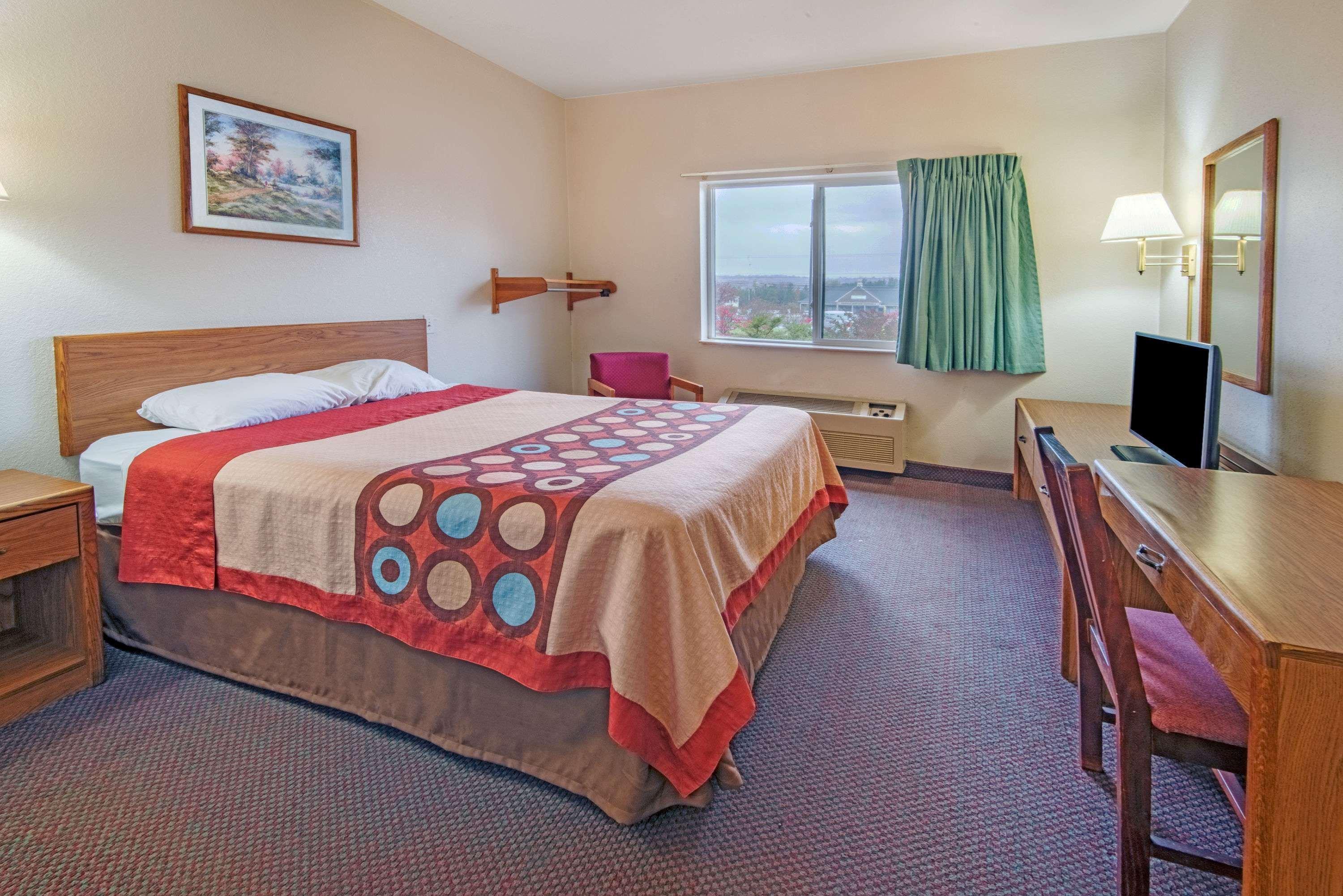 Super 8 By Wyndham Richfield Cleveland Hotel Bagian luar foto