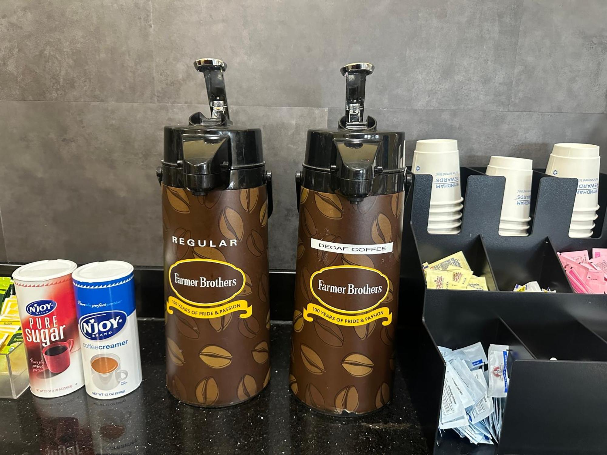Super 8 By Wyndham Richfield Cleveland Hotel Bagian luar foto